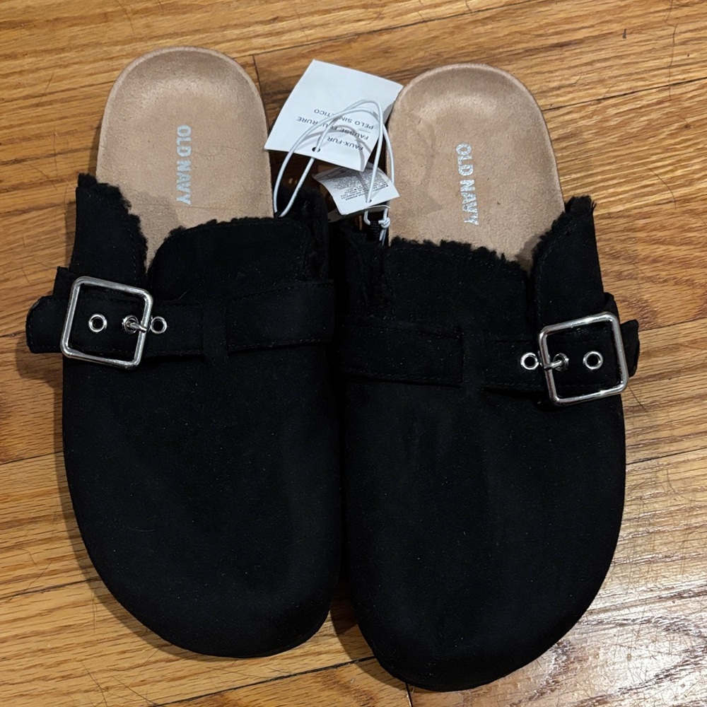 Old Navy Black clogs with Buckle